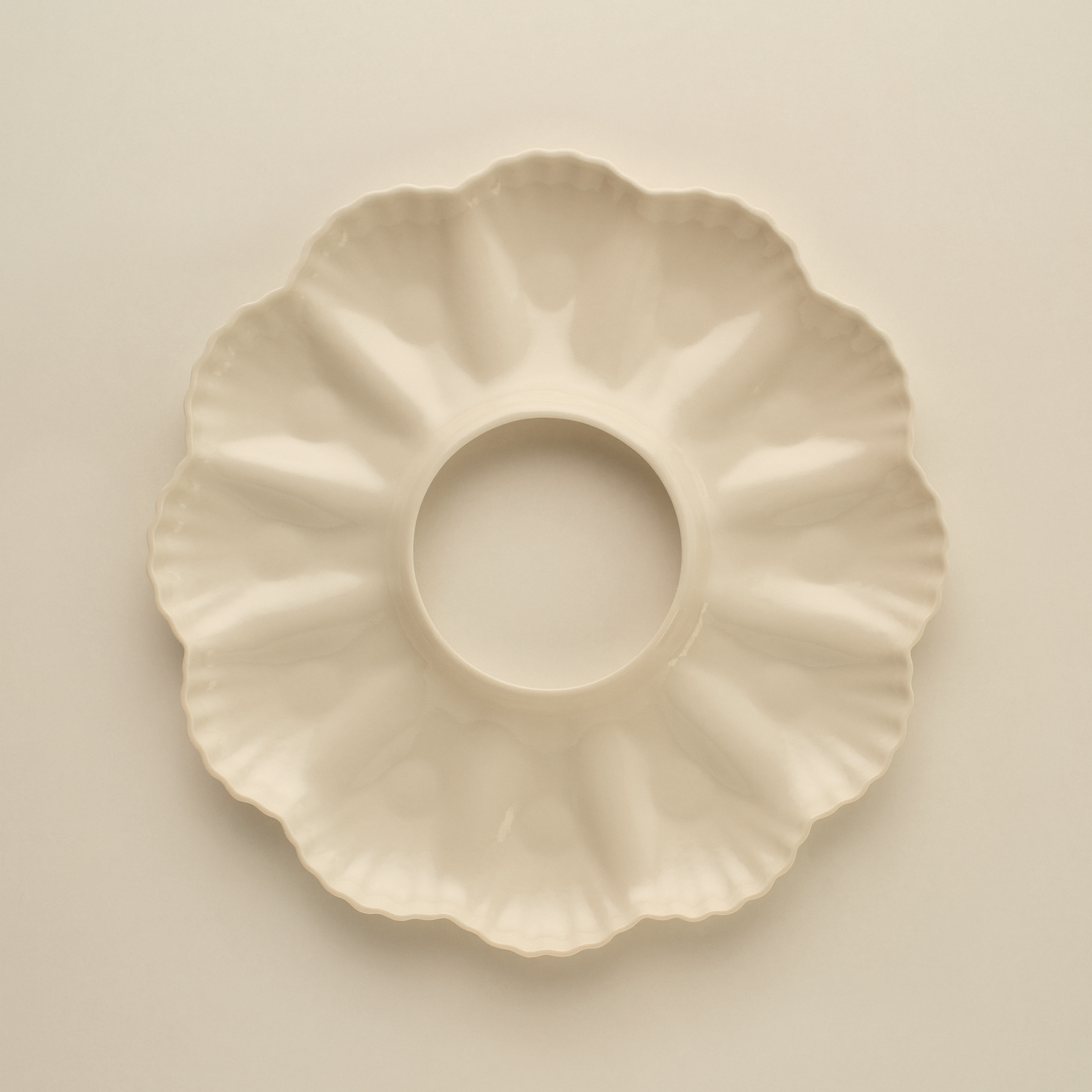 Mother of Pearl Oyster Plate Dozen in Natural White
