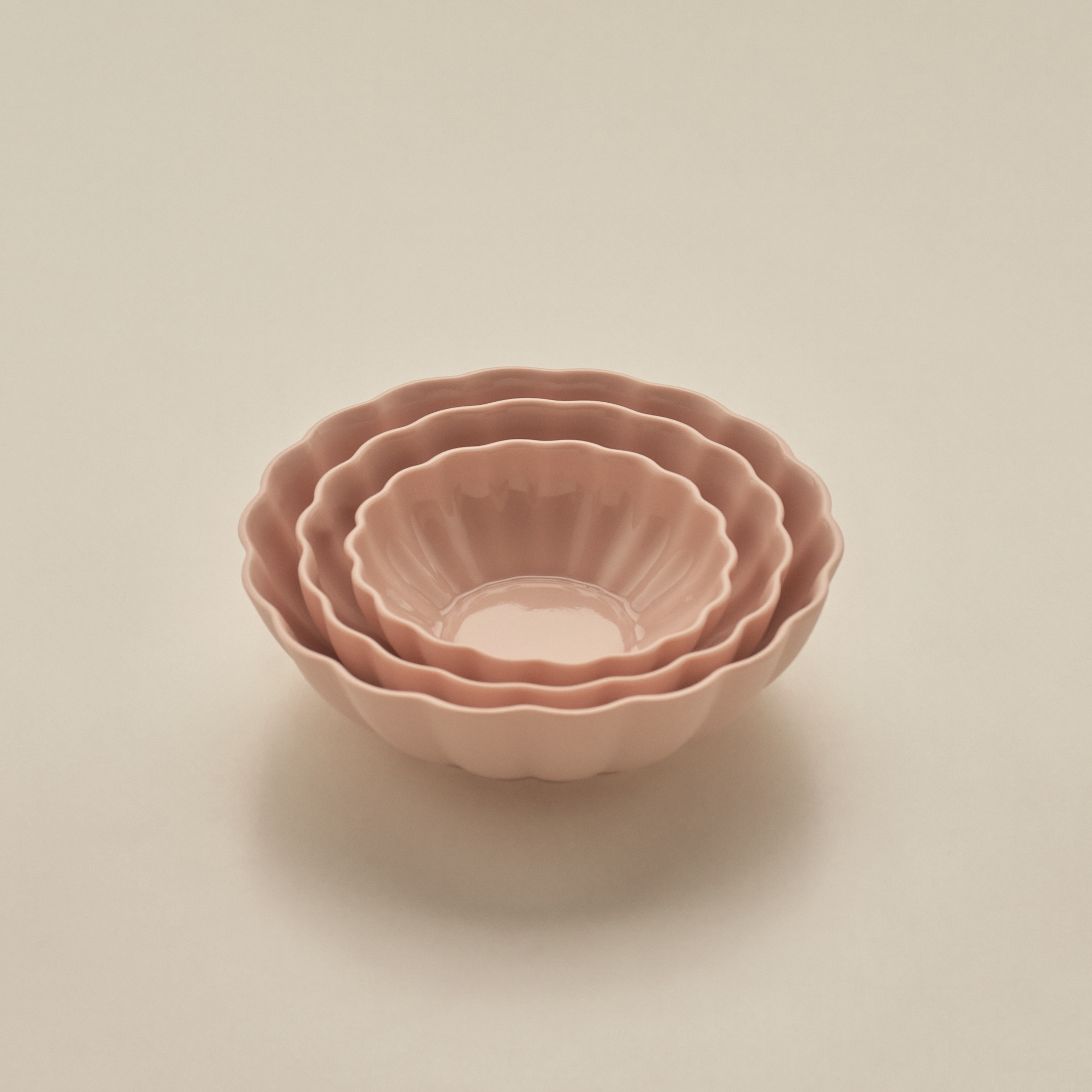 Medium Fern Nesting Bowl 15cm in Whispery Pink