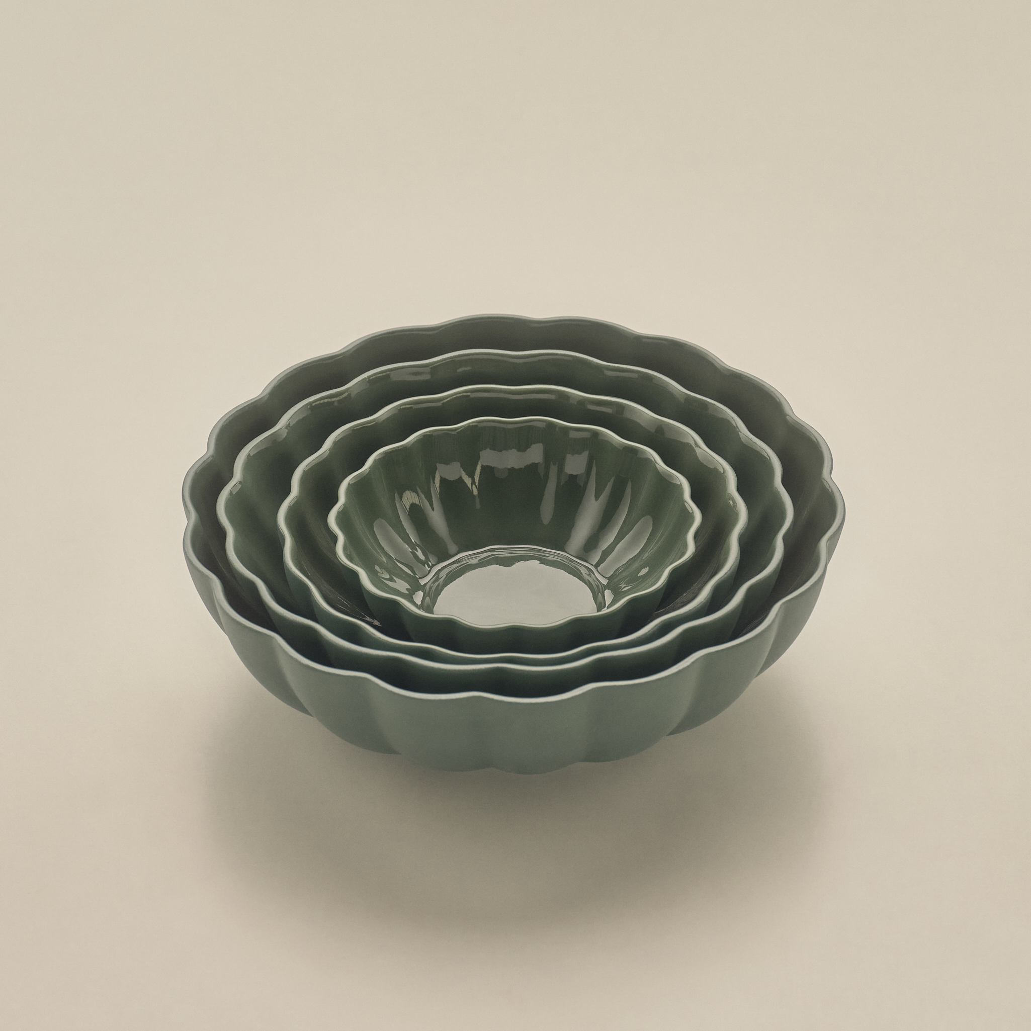 Large Fern Nesting Bowl 18cm in Dark Forest Green