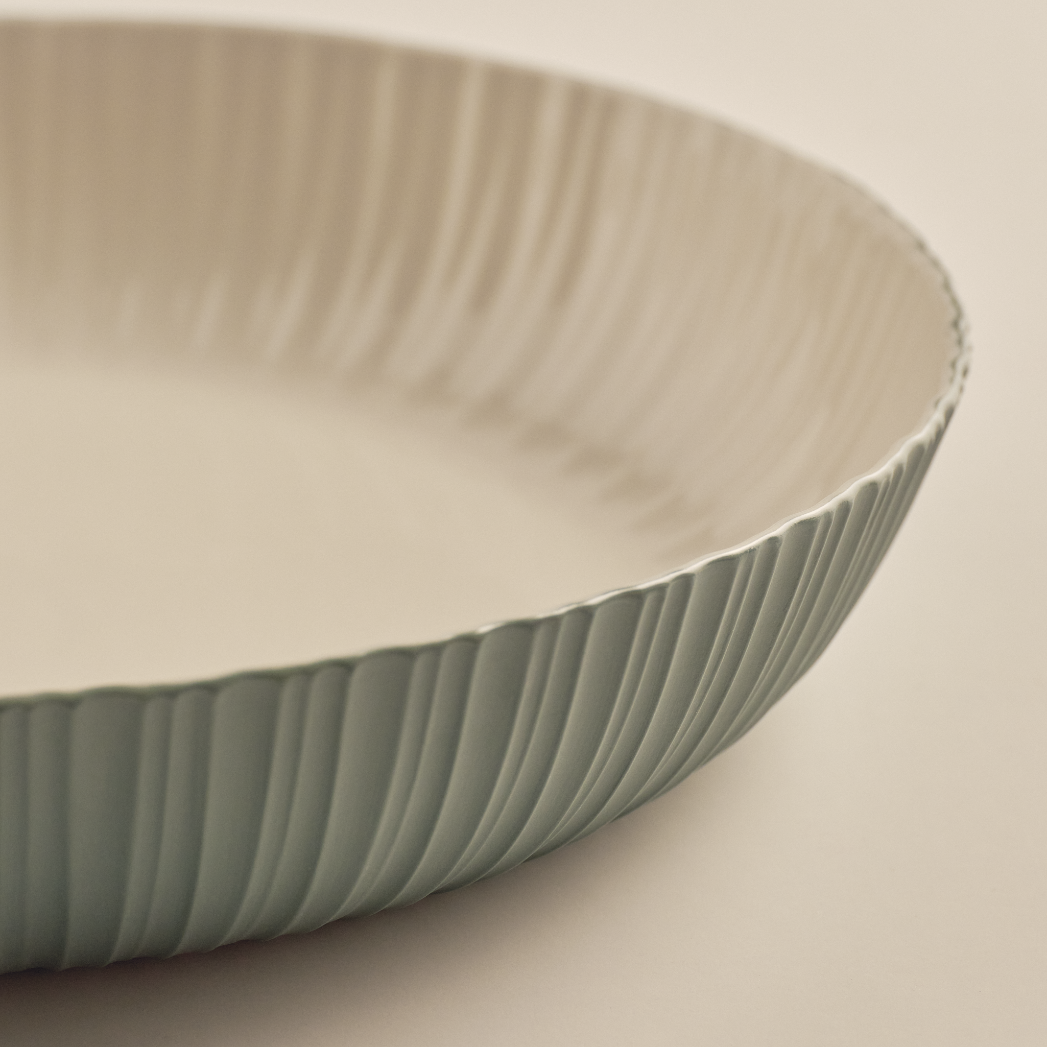 2 Tone Friends with Salad Bowl