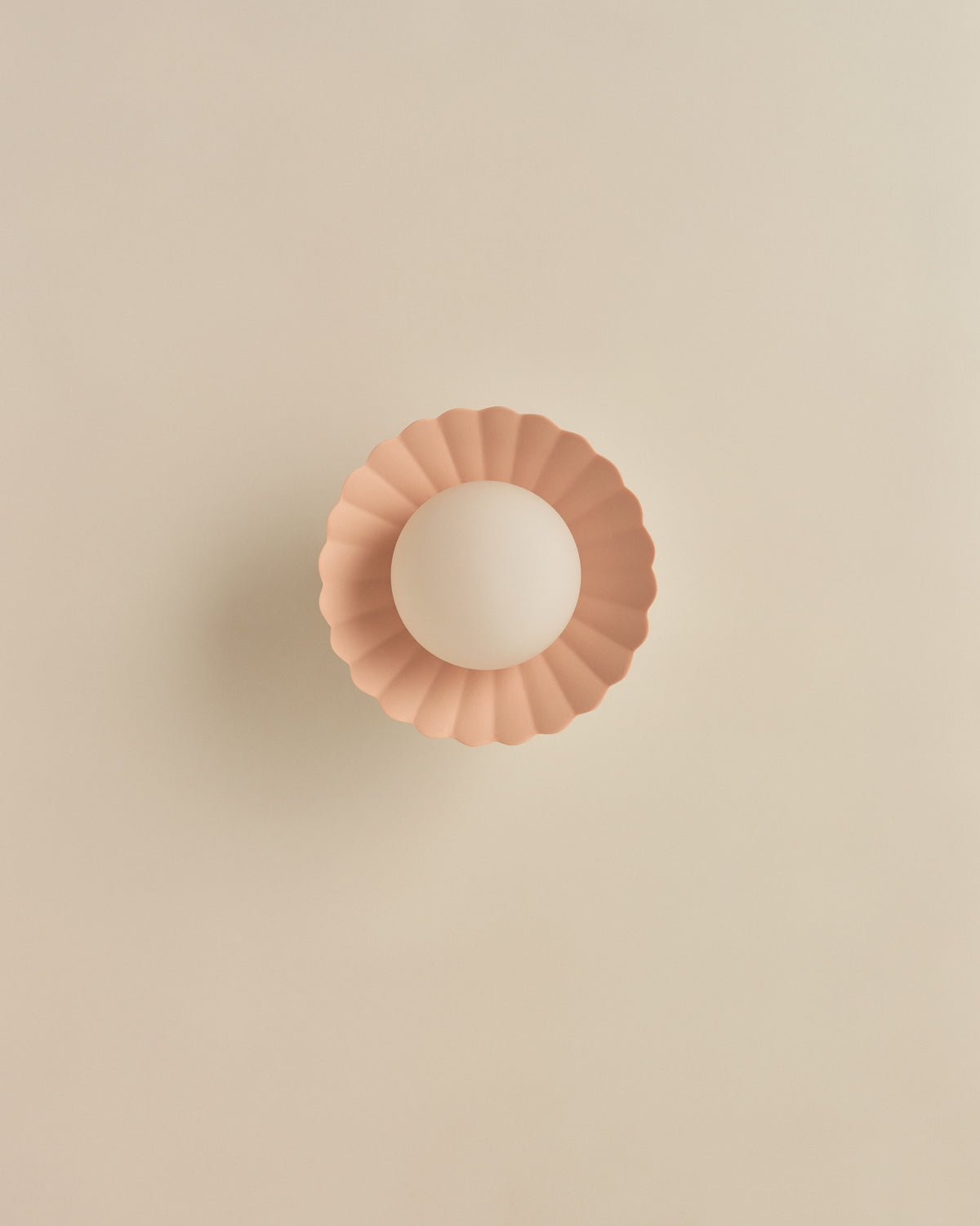 Daisy Wall Sconce in Whispery Pink