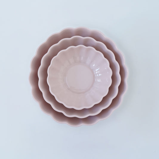 Medium Fern Nesting Bowl 15cm in Whispery Pink