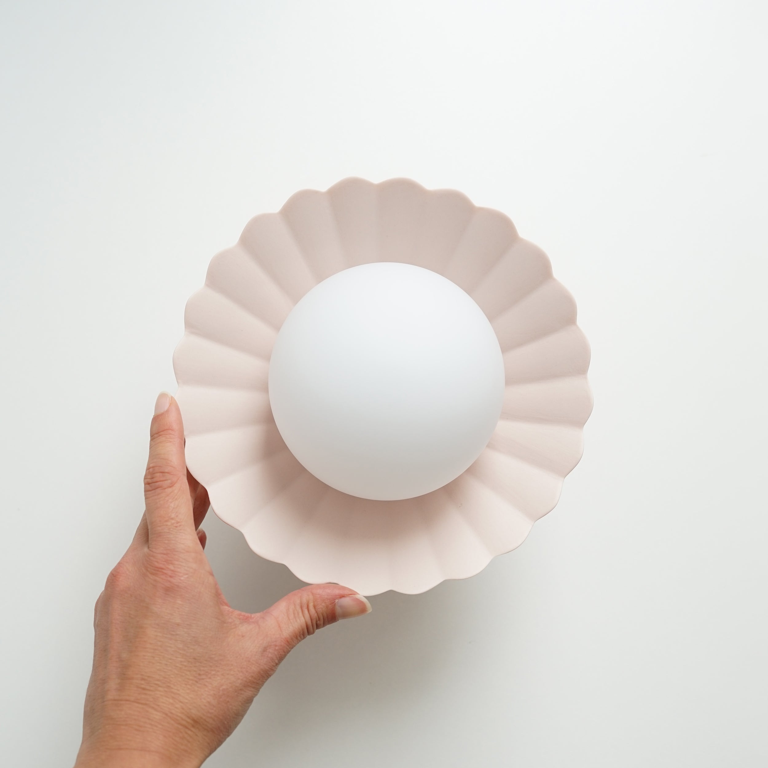 Daisy Wall Sconce in Whispery Pink