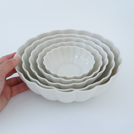 Complete set of 5 Fern Nesting Bowls in Natural White